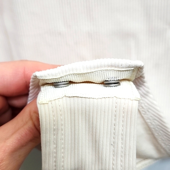 SPANX Ivory Short Sleeve Bodysuit, Size M - Picture 8 of 8